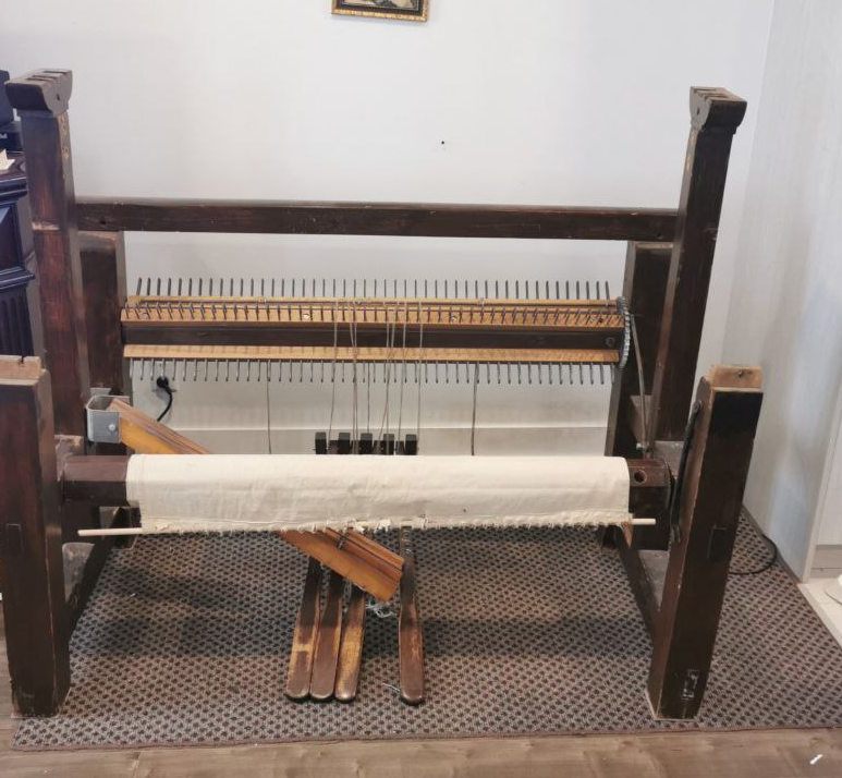 Weaving loom to donate Beloeil, QC