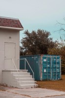 Driveway storage container rental near Montreal, QC